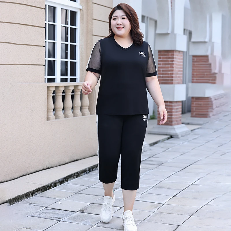 大码短袖运动休闲套装两件套印花V领T恤上衣夏季新款胖mm七分裤子