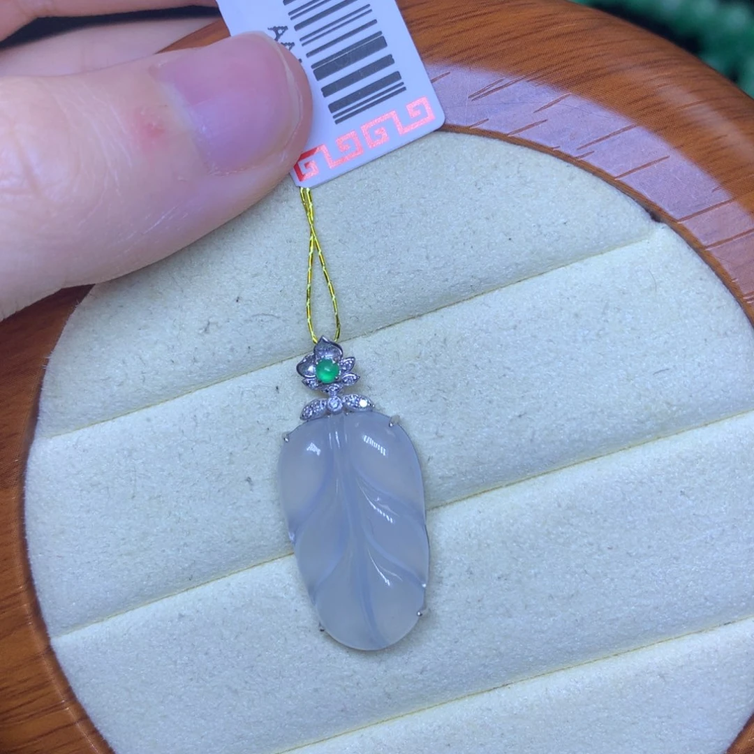 翡翠18K金镶嵌颈饰天然