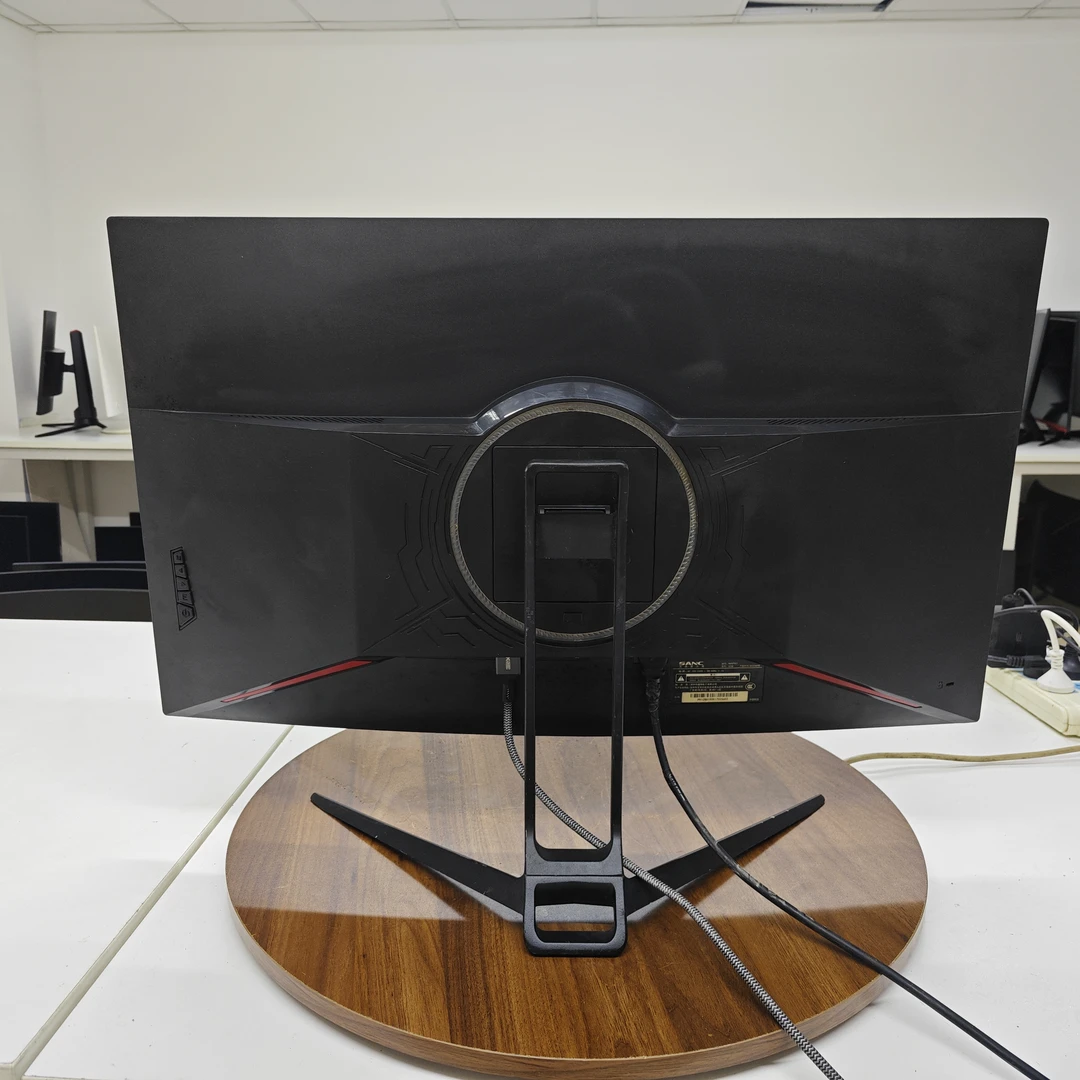 8新 SANC/盛色 8新 盛色32寸曲面高清游戏吃鸡显示器