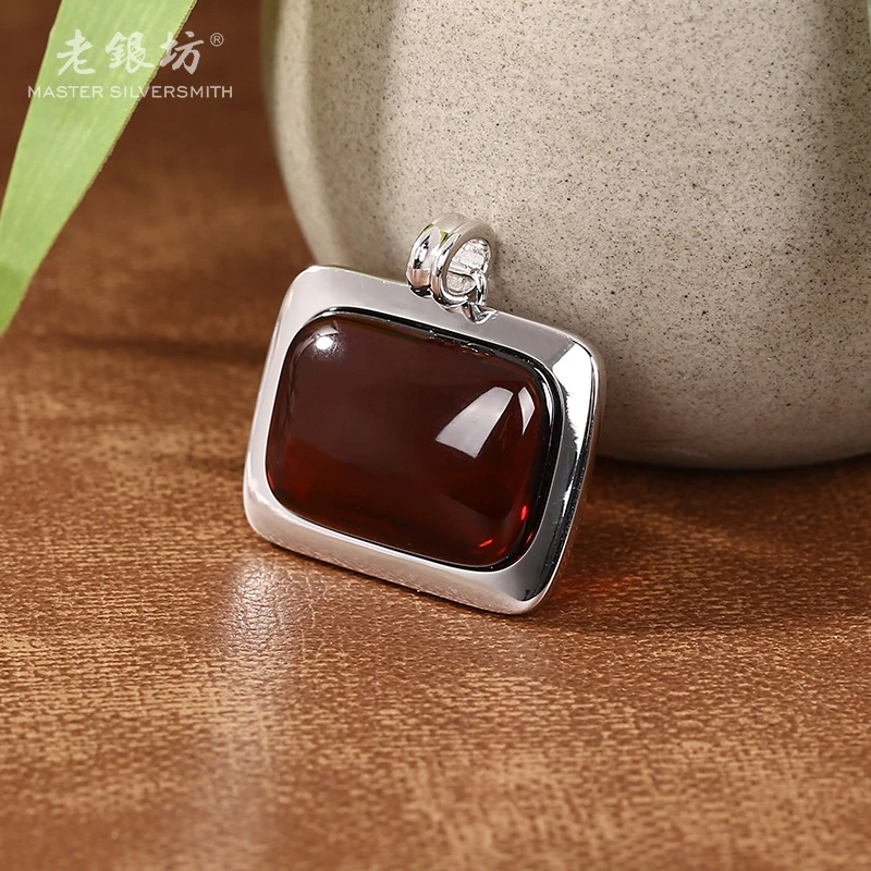 【老银坊】s925银血珀简约方框吊坠 00232216