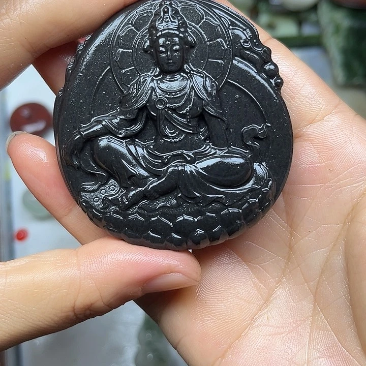 未镶嵌透闪石质玉珠宝奇石