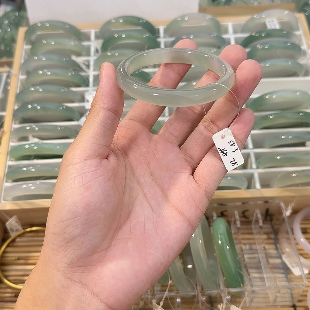 玛瑙/玉髓未镶嵌手镯圈口58.3