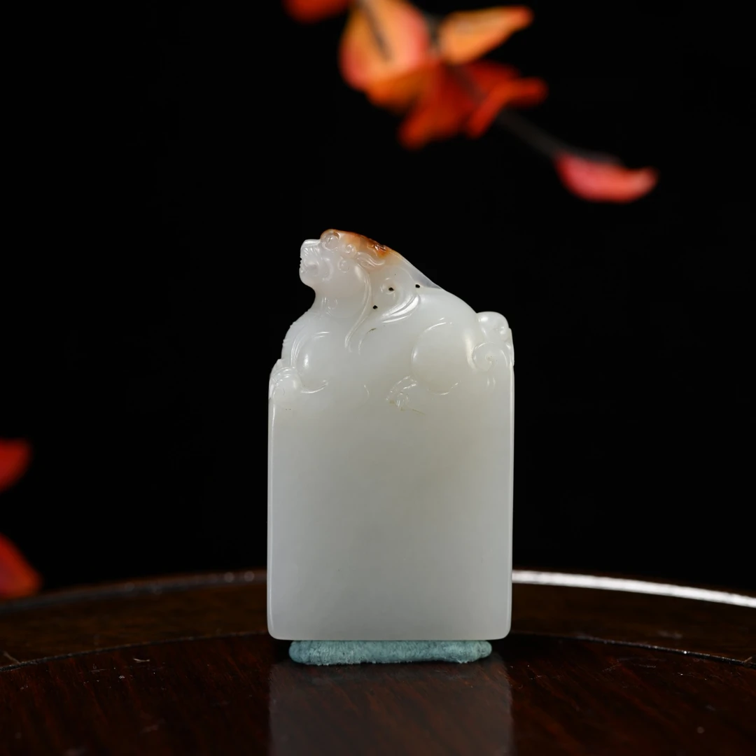 LOT8851和田玉瑞兽挂牌【籽】/杭拍