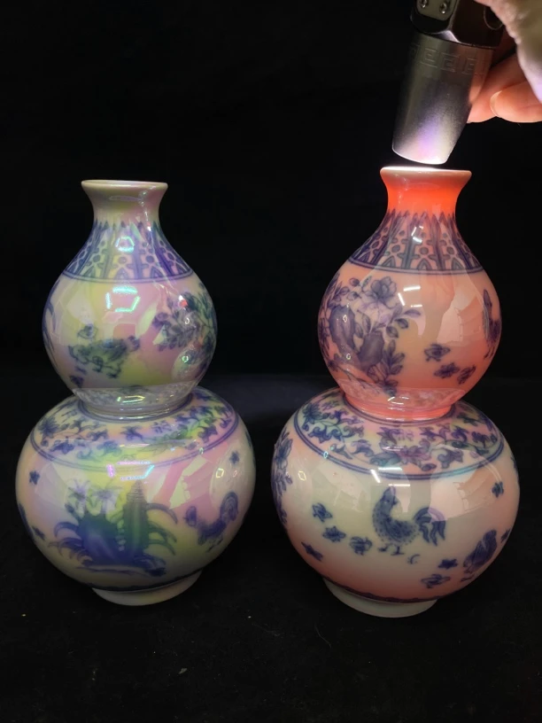 青花红胎七彩光葫芦赏瓶