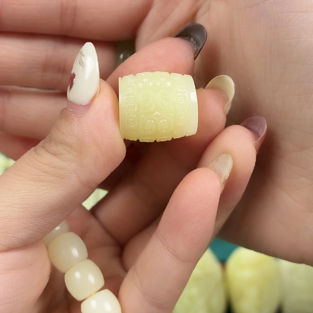 和田玉（黄玉）未镶嵌颈饰