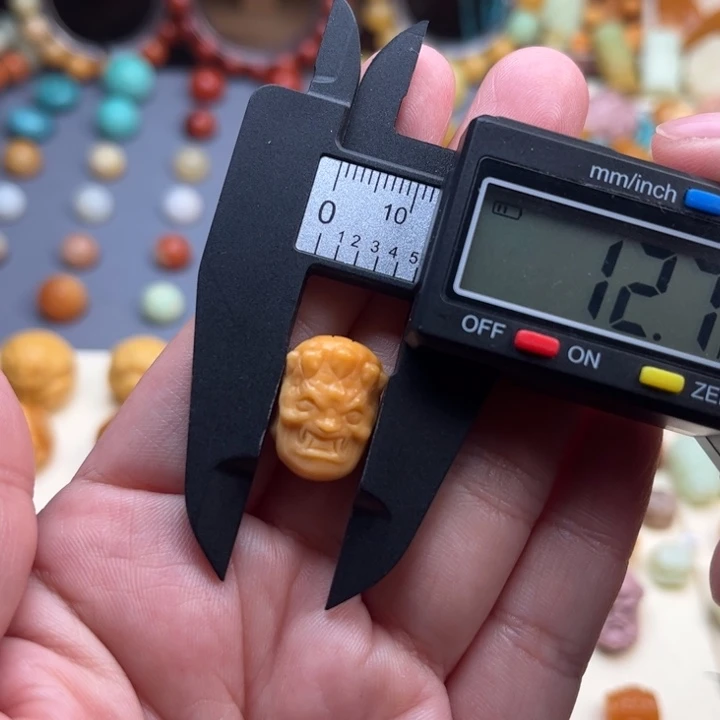 未镶嵌石英质玉（缅黄）珠宝半成品