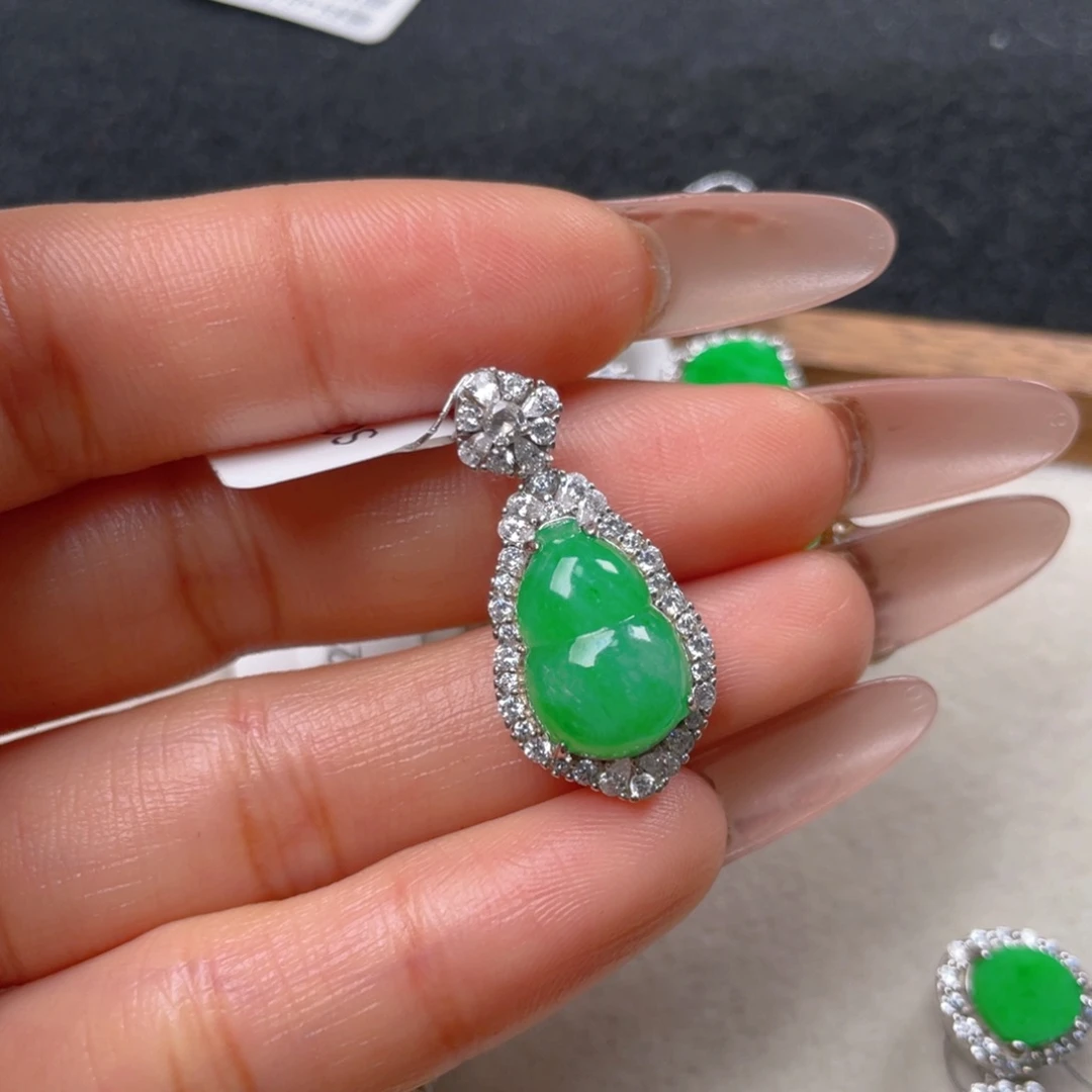 翡翠颈饰银S925镶嵌翡翠