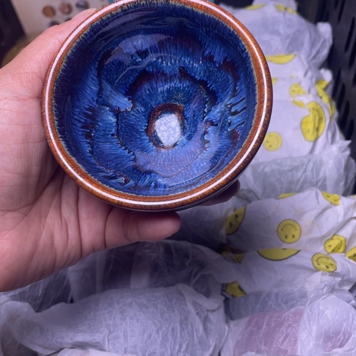 茶盏我想看电视呢亲爱