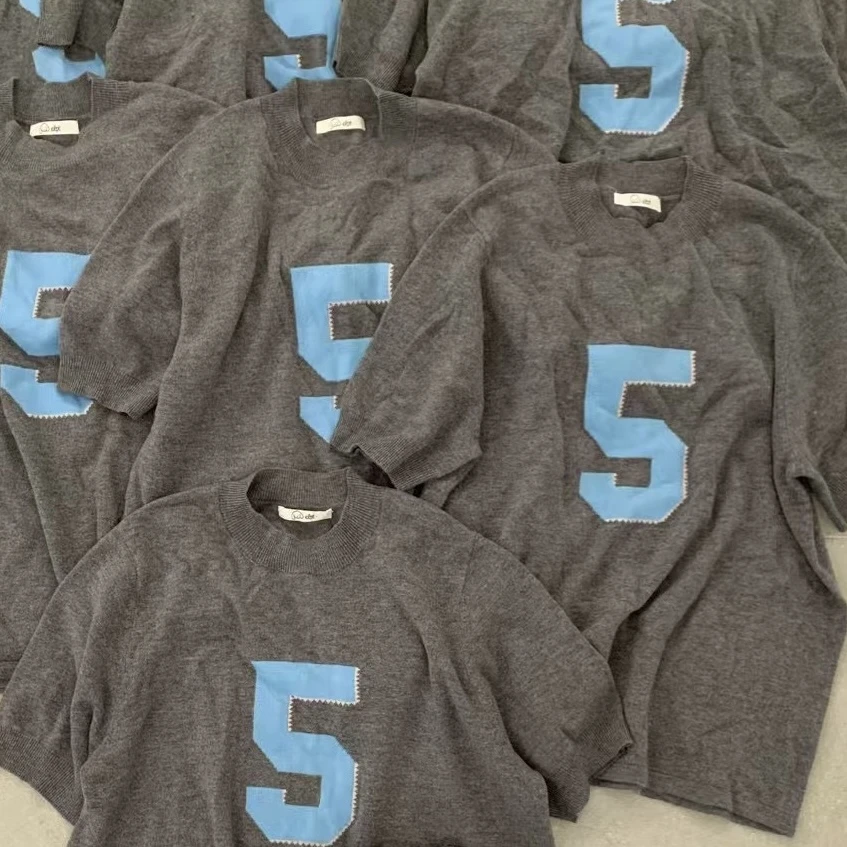 全羊毛针织字母5有腔调短袖针织衫