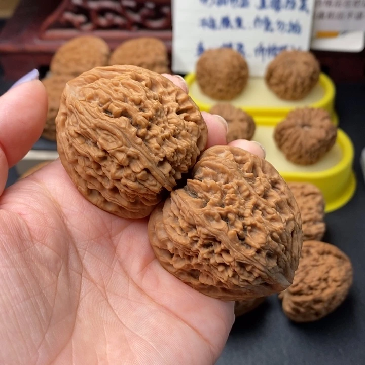 文玩核桃吊坠正三角拉丝高炮43尺0969