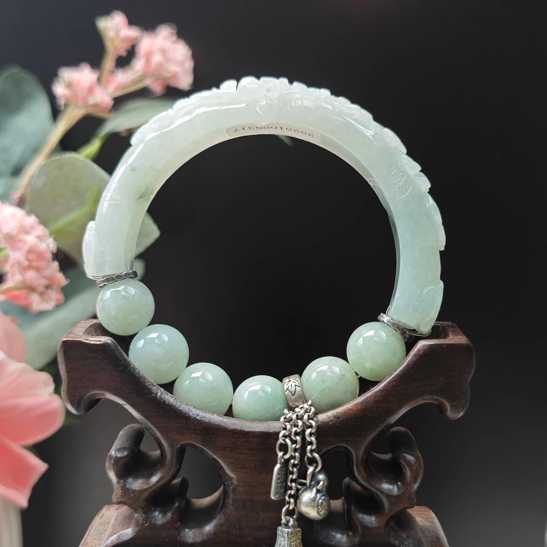 天然缅甸A货翡翠冰绿开口镯（55-58圈口）