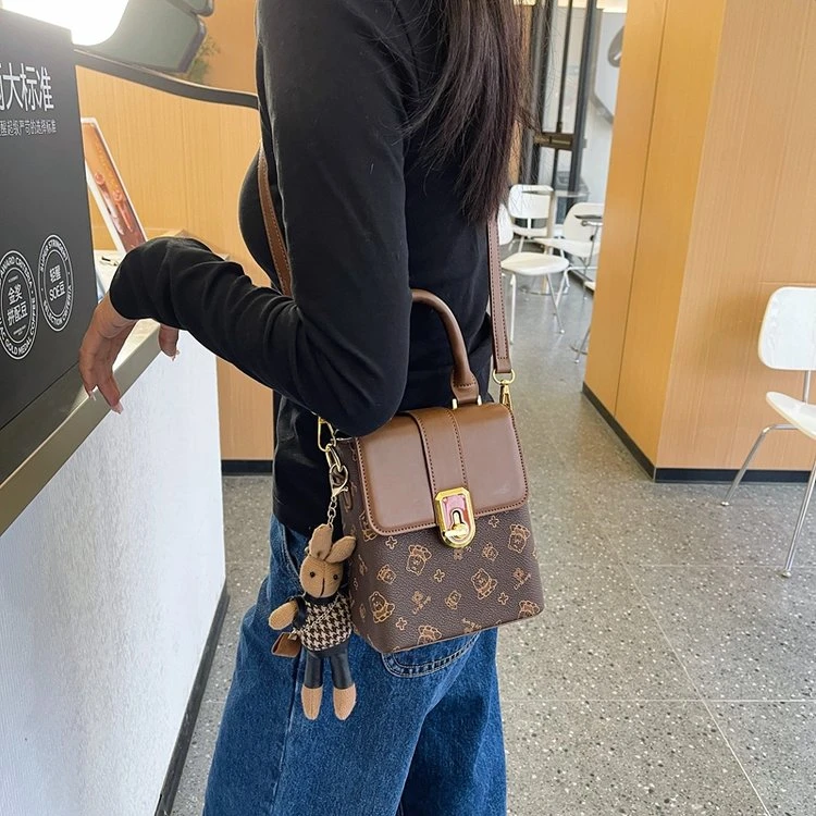 复古盒子包潮网红迷你手机包2025新款女士百搭女单肩斜挎小包