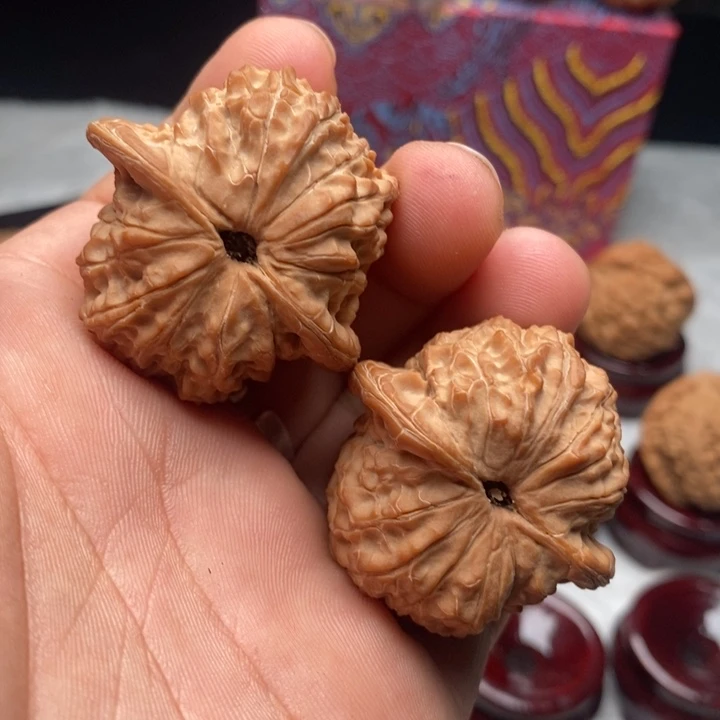 桃****把件文玩核桃40血麒麟