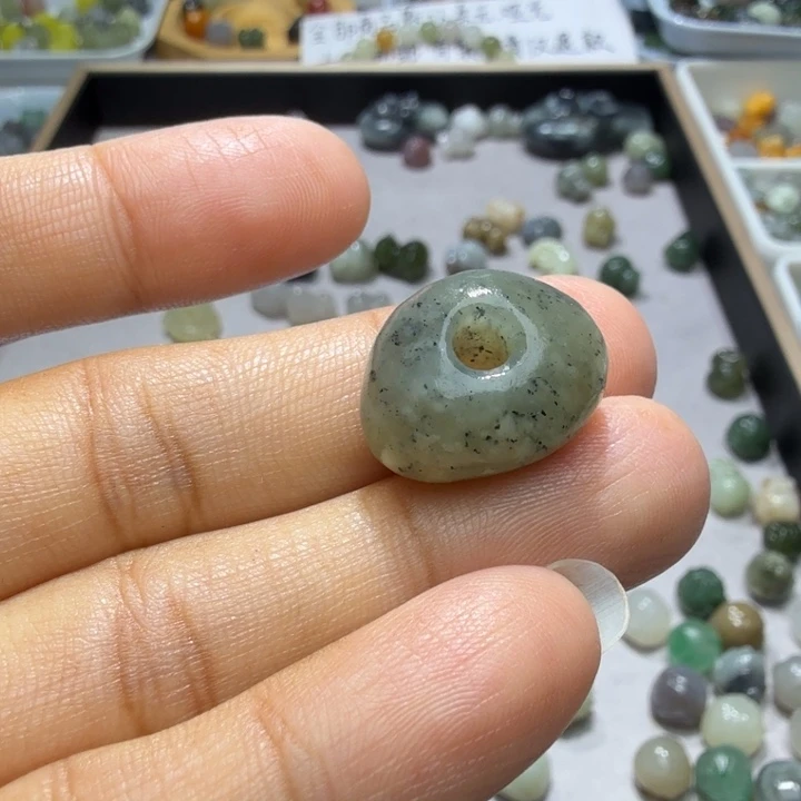未镶嵌和田玉珠宝半成品