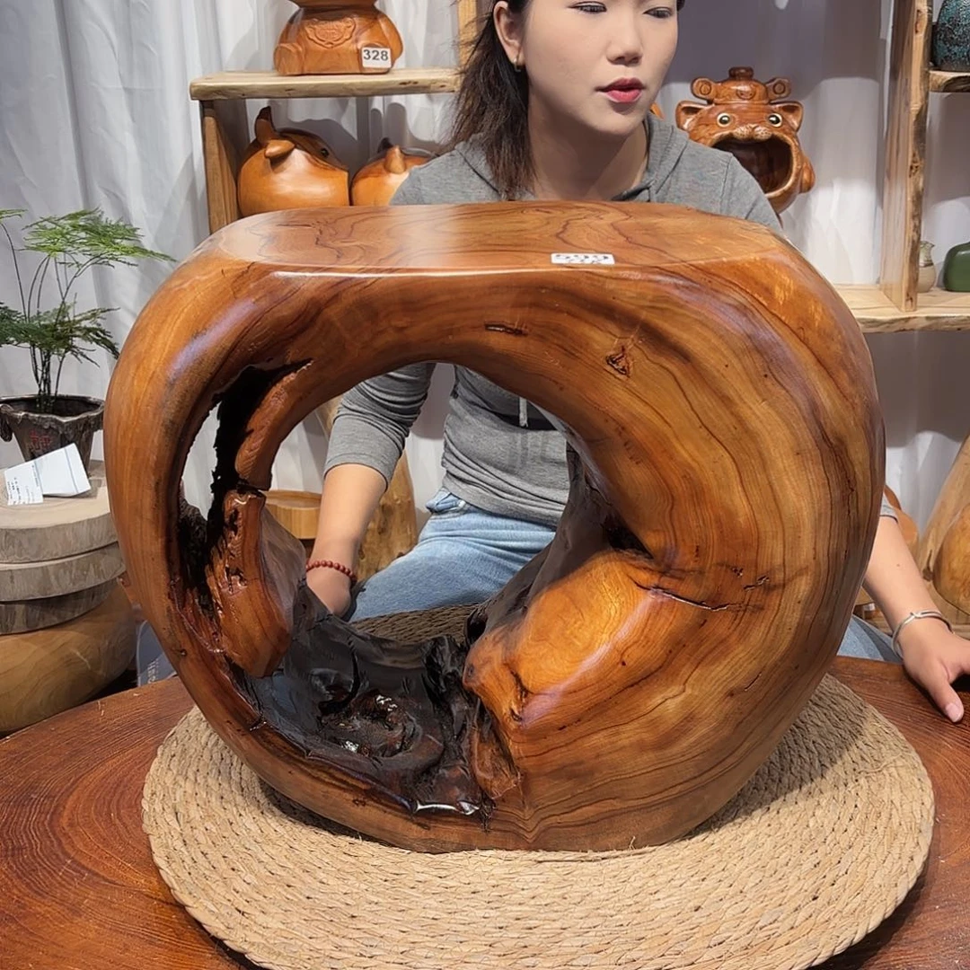 香樟木根雕凳子一物一拍编号599长38宽29高41