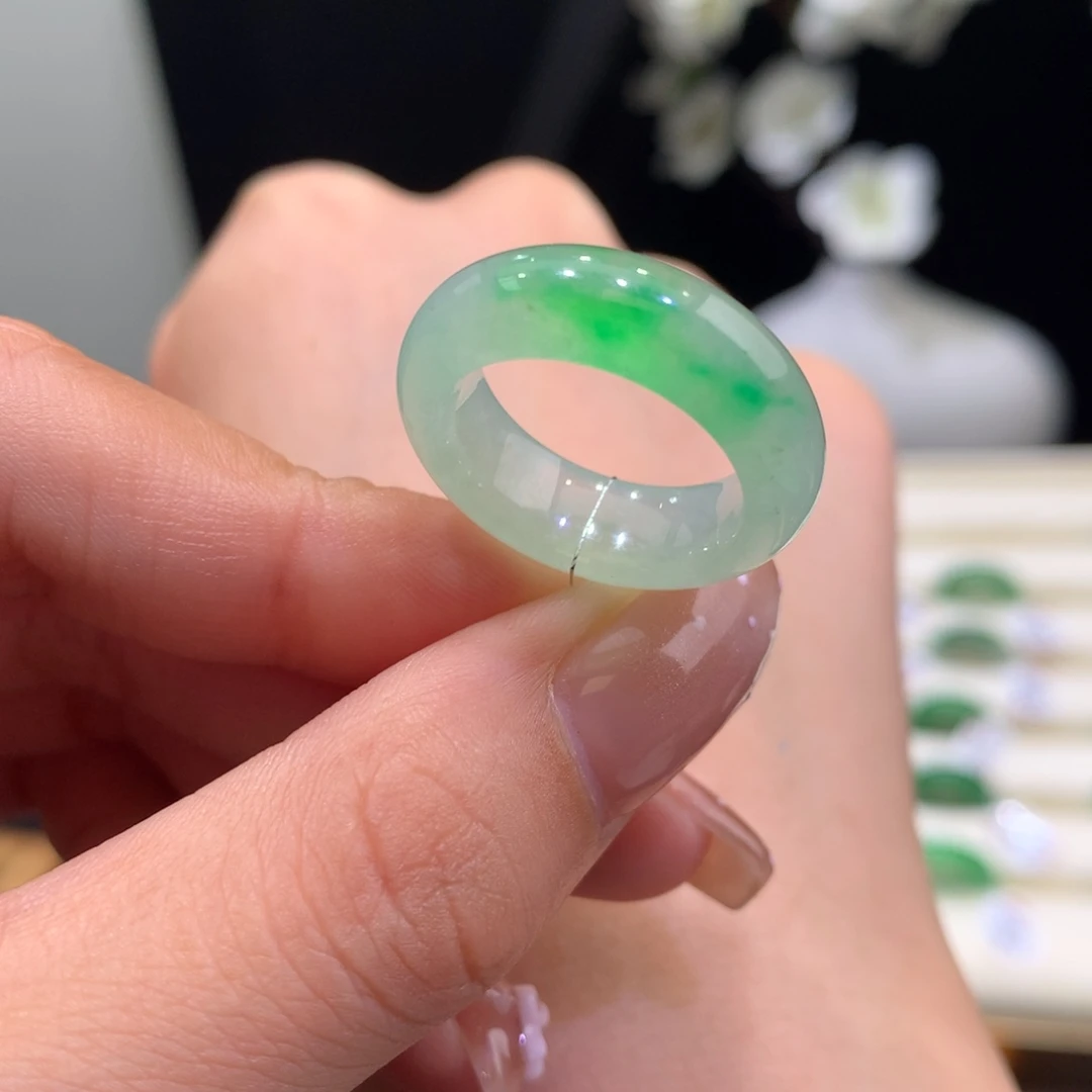 翡翠未镶嵌戒指翡翠