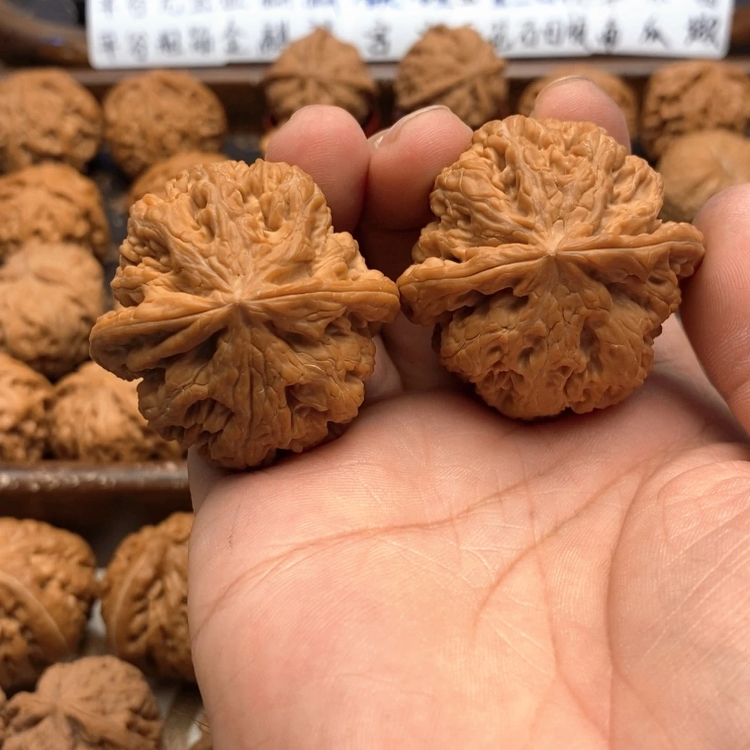 悠***悠吊坠文玩核桃44尺 全品大粗筋 54克 72