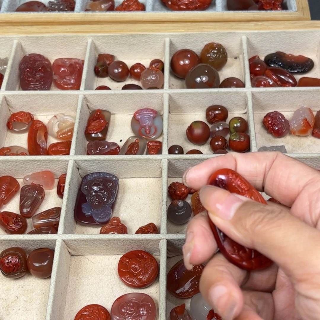 诠***福南红玛瑙未镶嵌吊坠