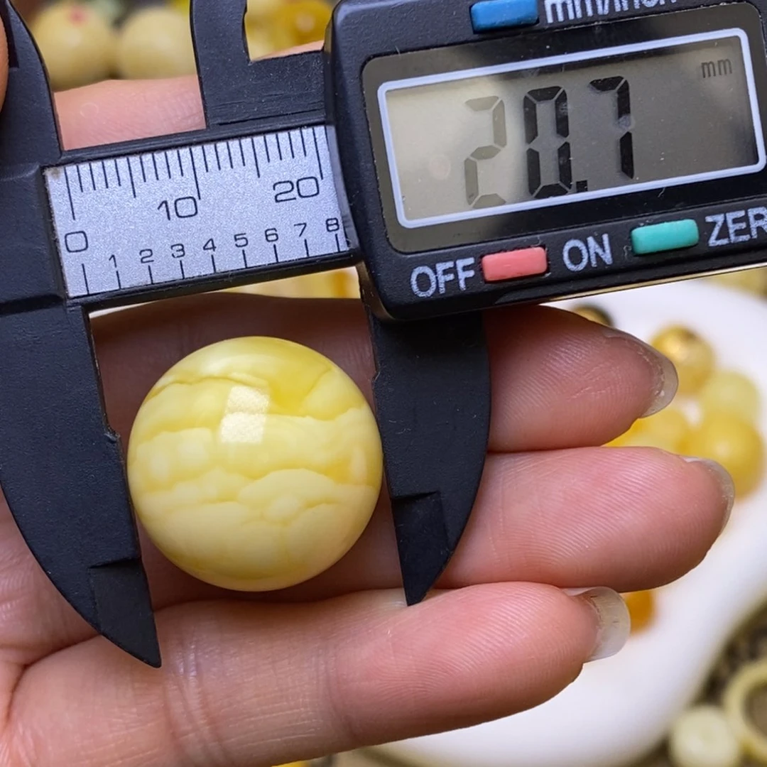 未镶嵌琥珀裸石珠子