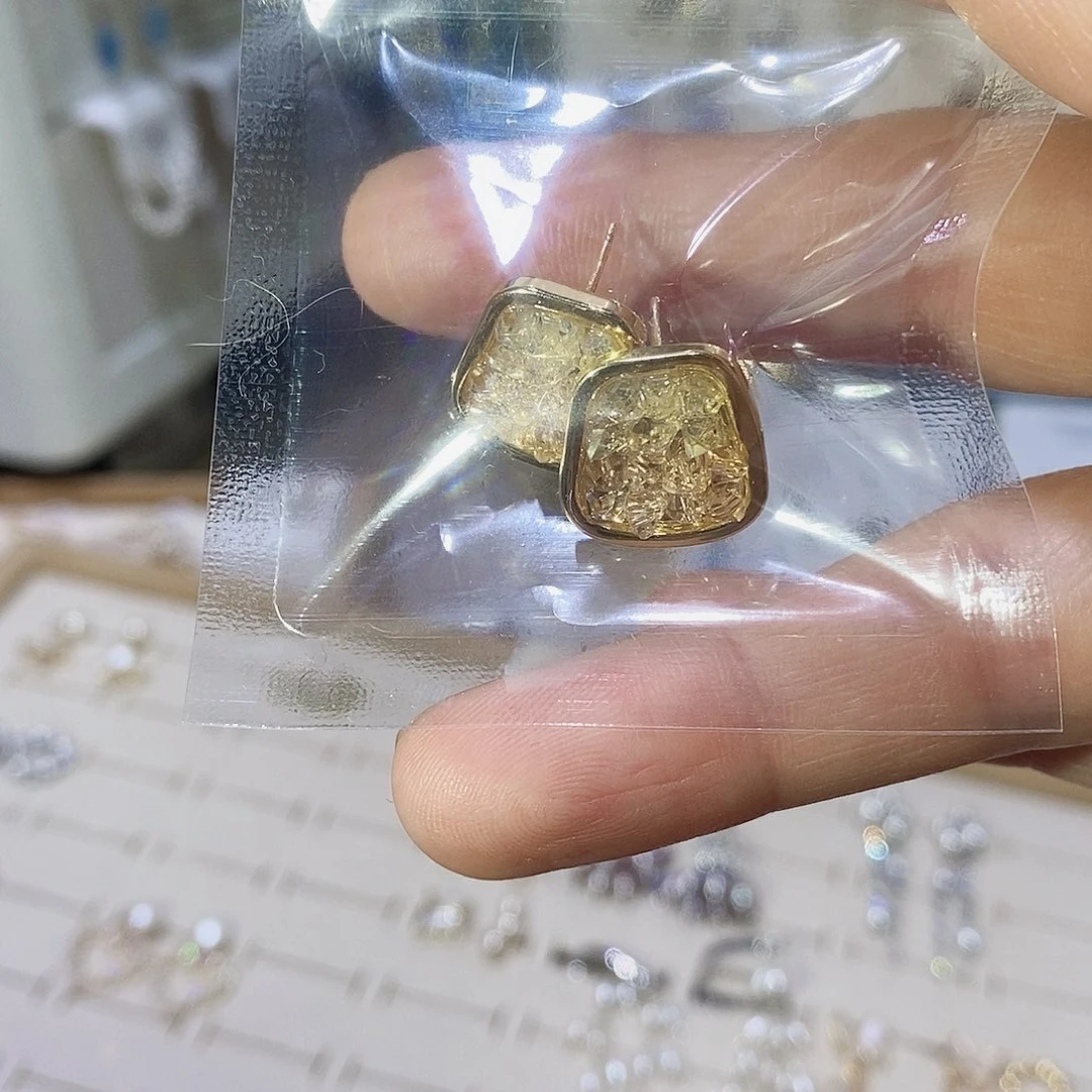 淡水珍珠银S925镶嵌耳饰