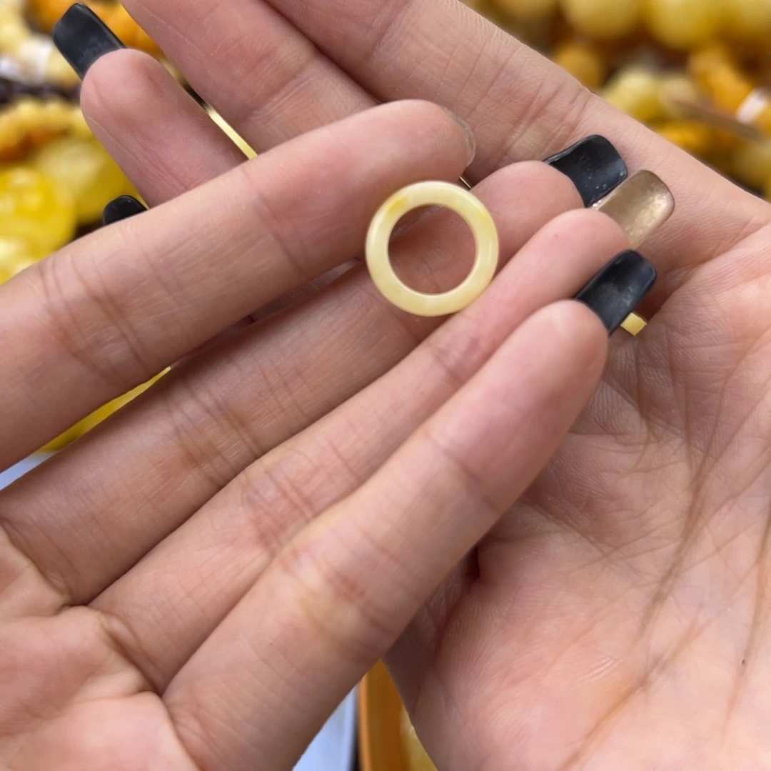 琥珀珠宝奇石未镶嵌