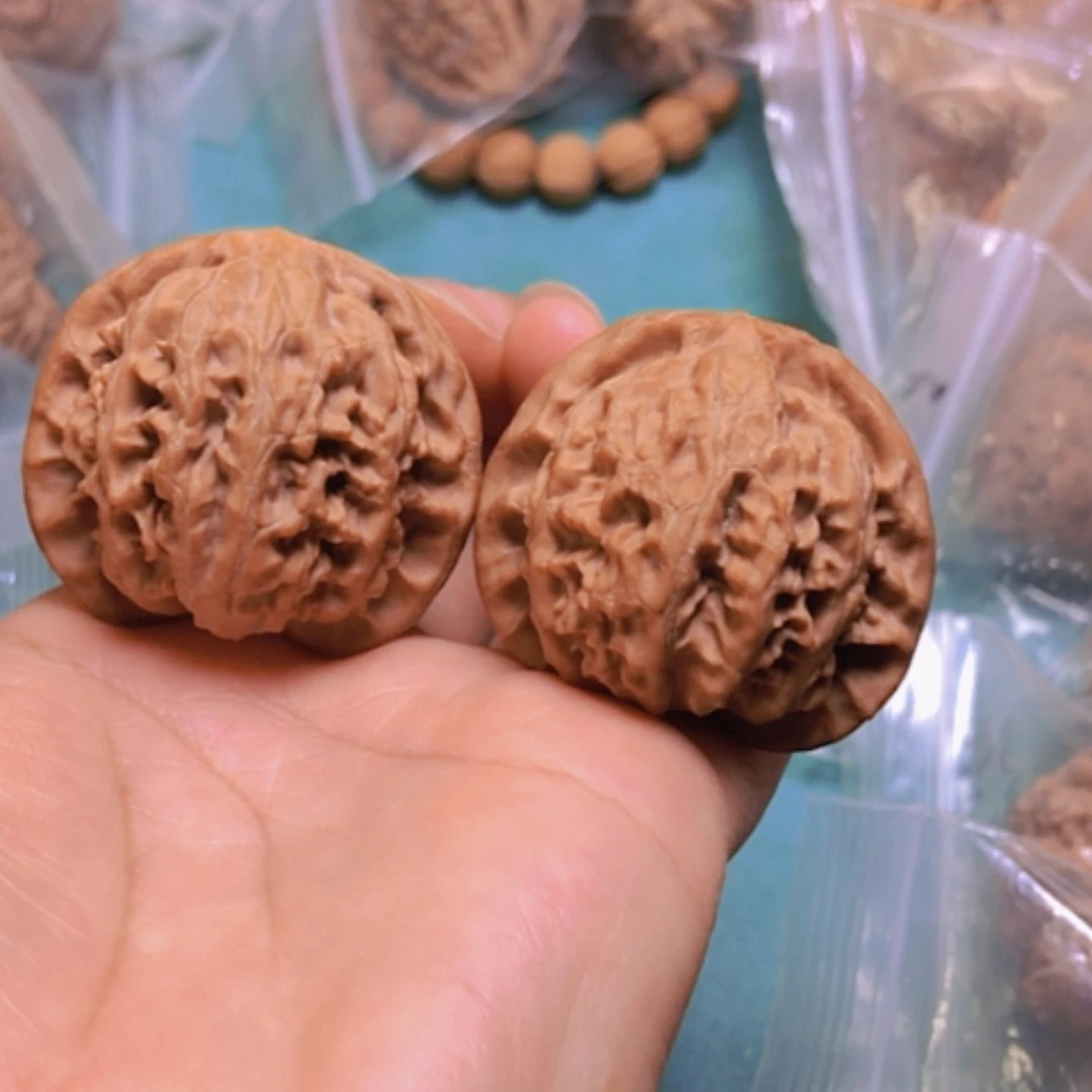 【闪购商品】核桃摆件39.5宫灯修尖