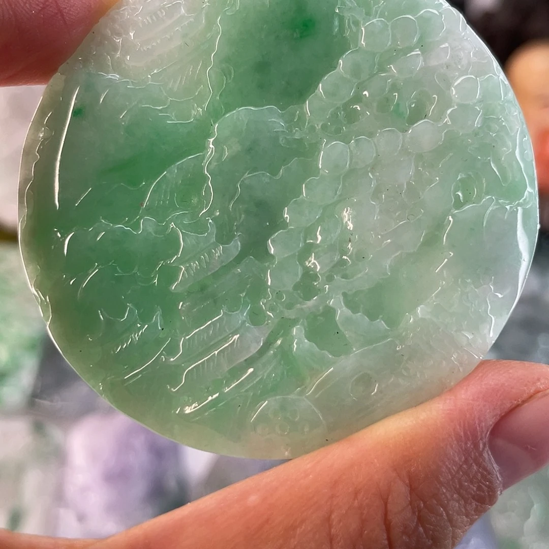 翡翠未镶嵌颈饰山水牌