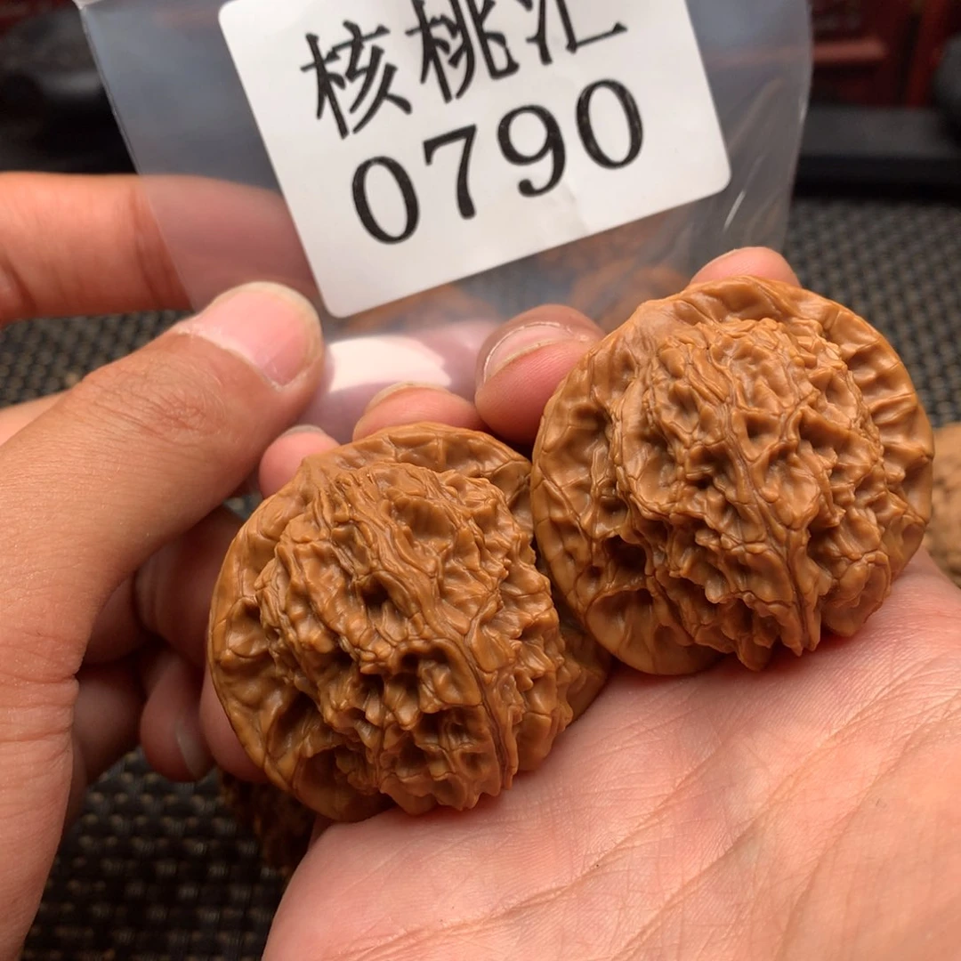 文玩核桃吊坠心****态马老四43