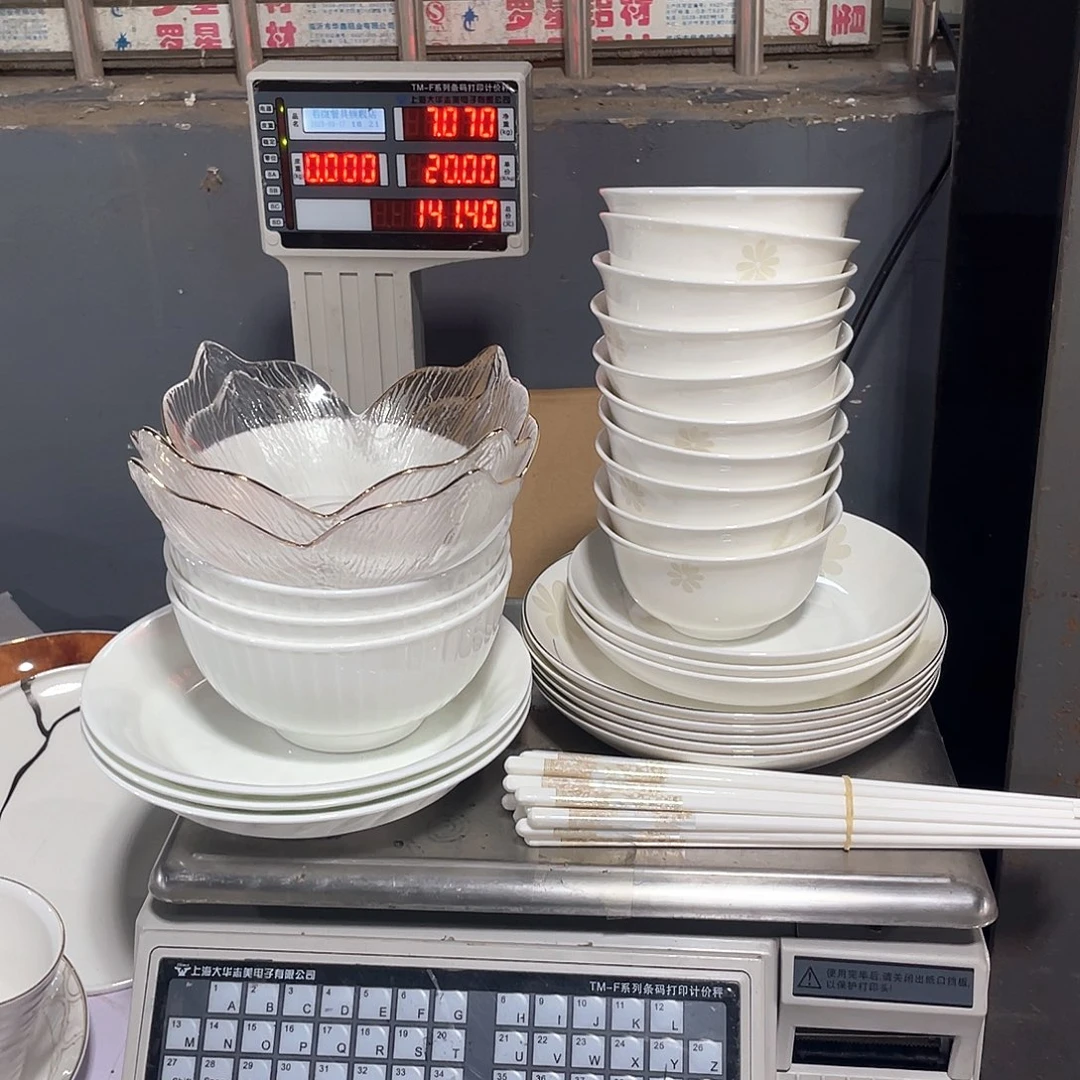 骨瓷?*?纯白➕小阁➕筷子➕玻璃盘送个杯子