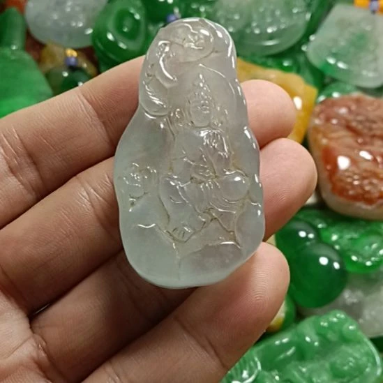翡翠颈饰未镶嵌a****f翡翠
