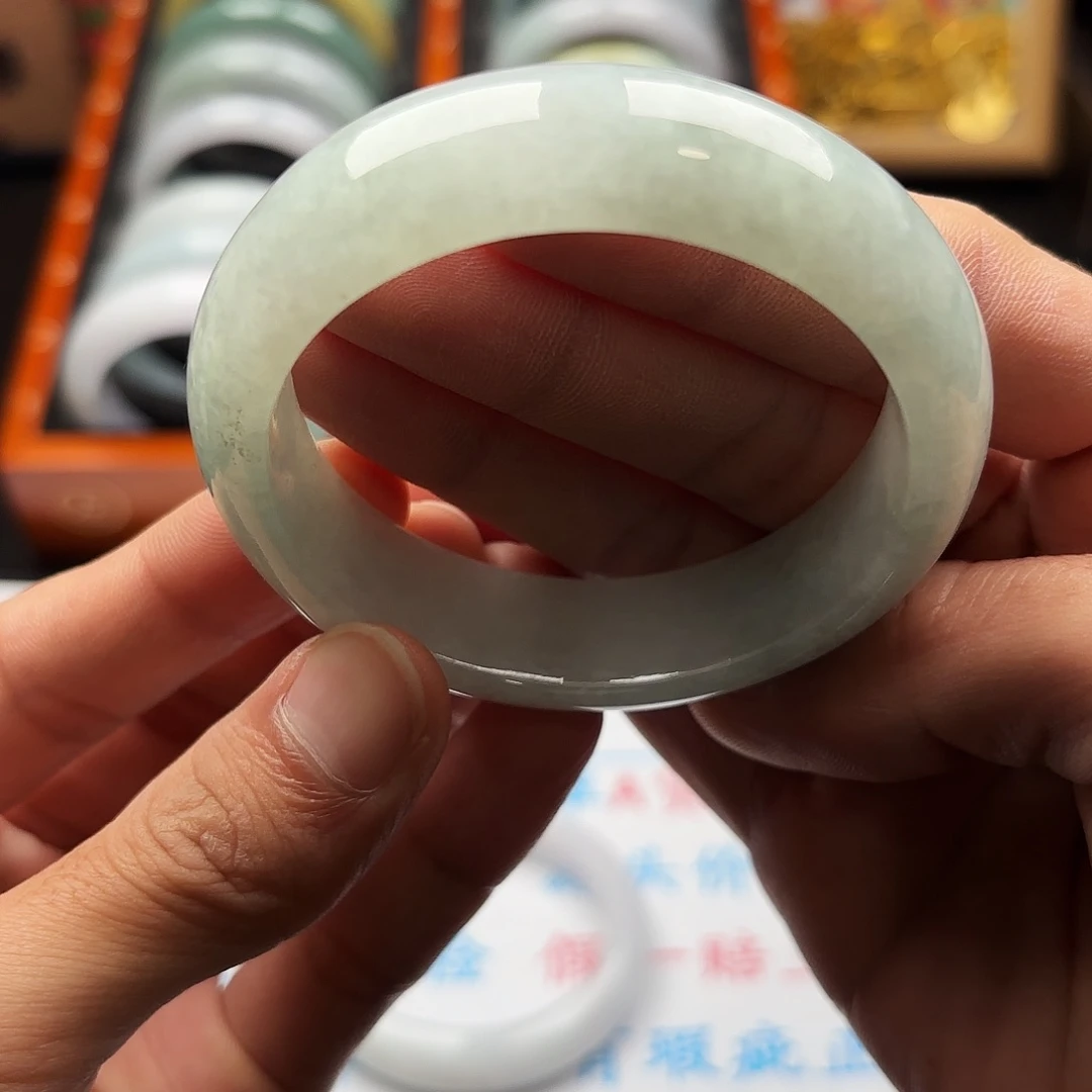 翡翠未镶嵌手镯5556 71