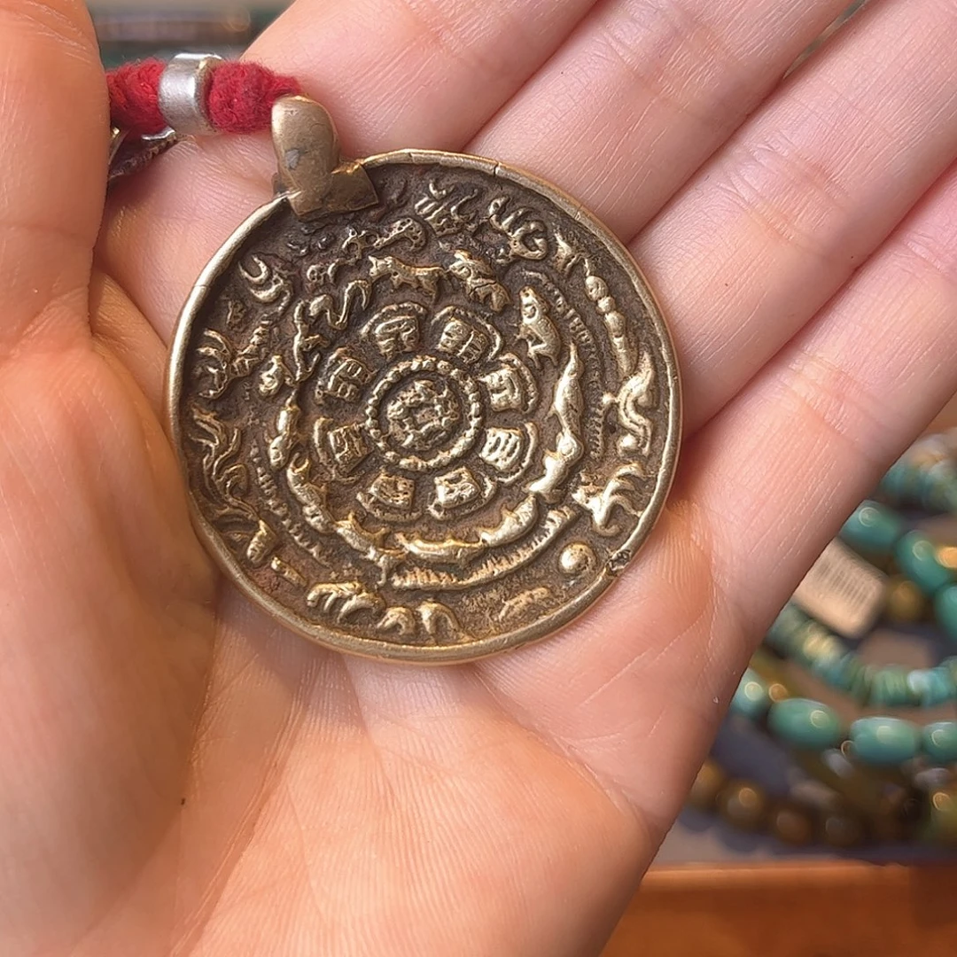 紫***焱藏地朵朵铜质工艺品