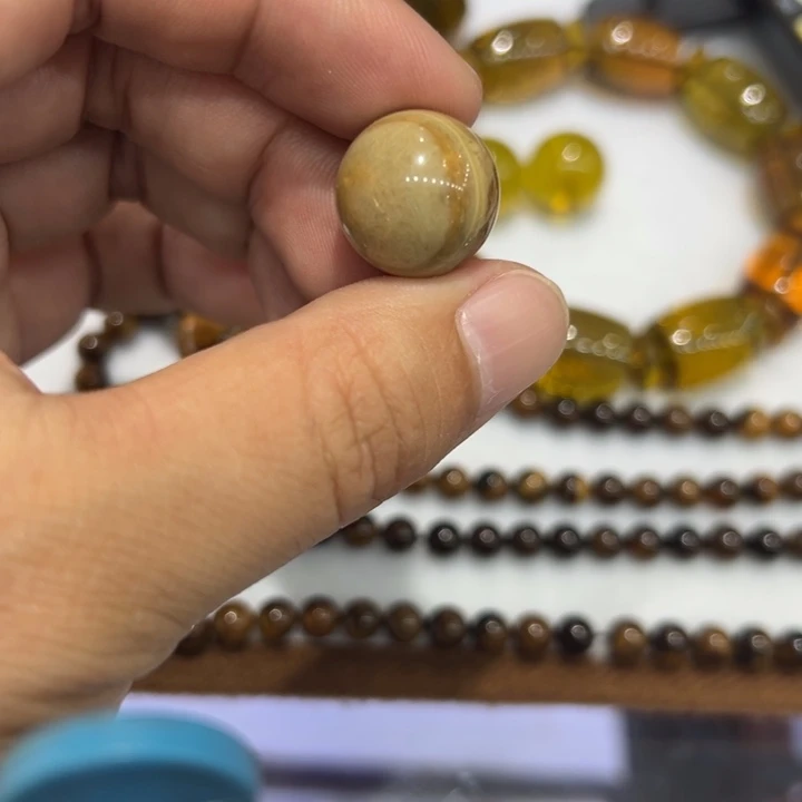 大***卷琥珀颈饰未镶嵌琥珀吊坠