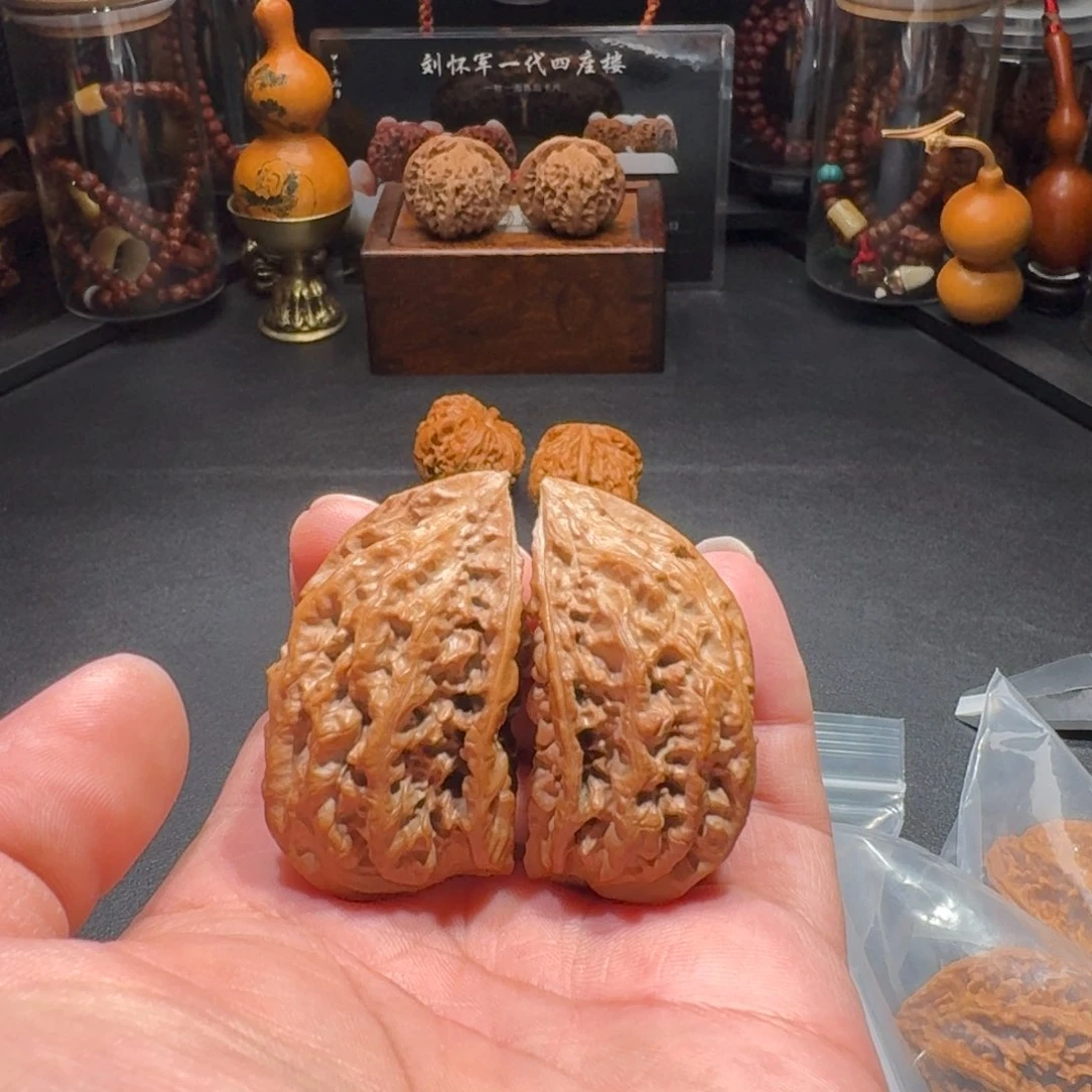文玩核桃吊坠东北野生秋子
