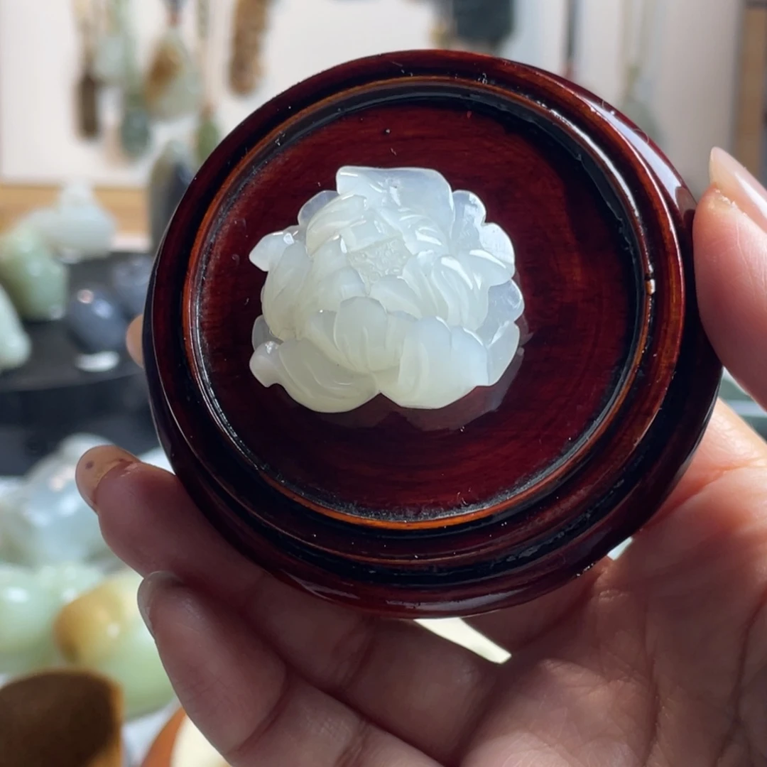 和田玉未镶嵌颈饰白玉花