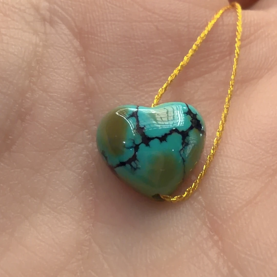 绿松石未镶嵌颈饰