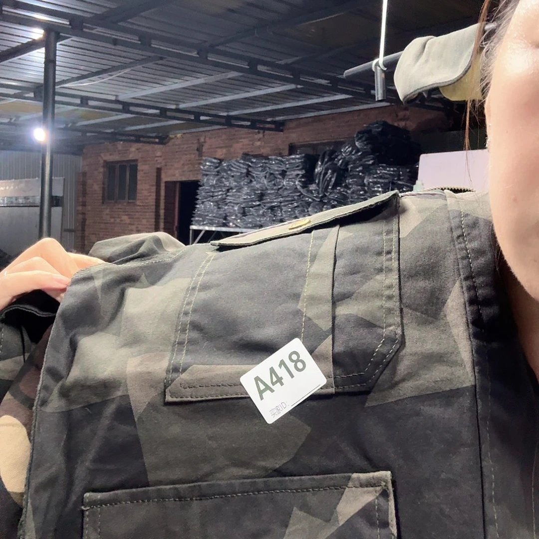 175上衣两件。 418