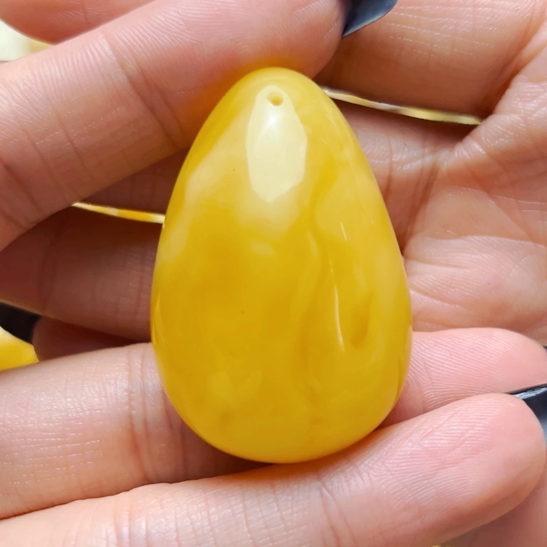 未镶嵌蜜蜡裸石29mm微瑕水滴吊坠 13g