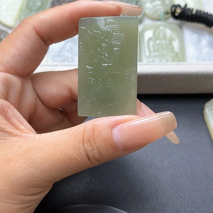 【闪购商品】颈饰未镶嵌和田玉等*，