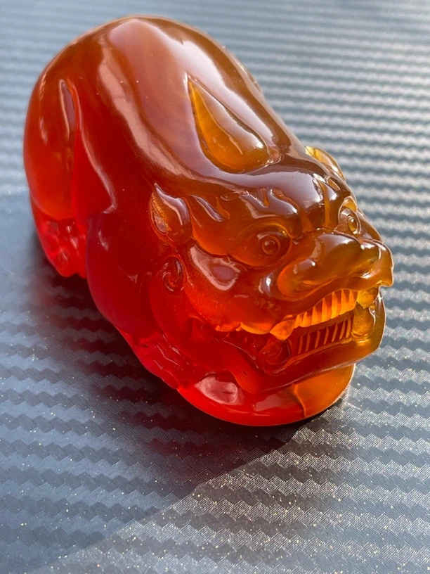 缅甸琥珀，橘红蜜蜜蜡貔貅，珀体红润，干净无杂，74克规格74/42/36