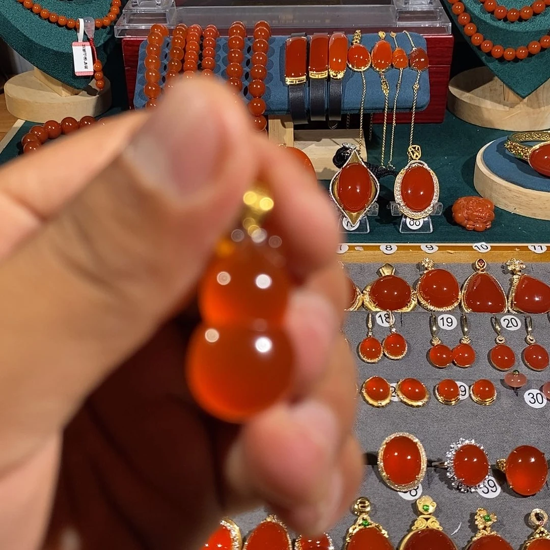 银S925镶嵌南红玛瑙耳饰