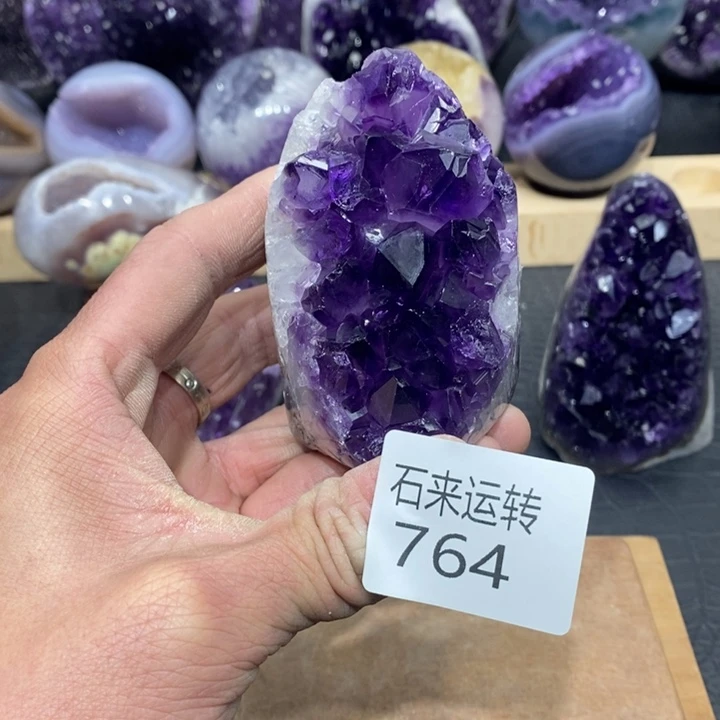 紫晶未镶嵌大型摆件（非配饰）