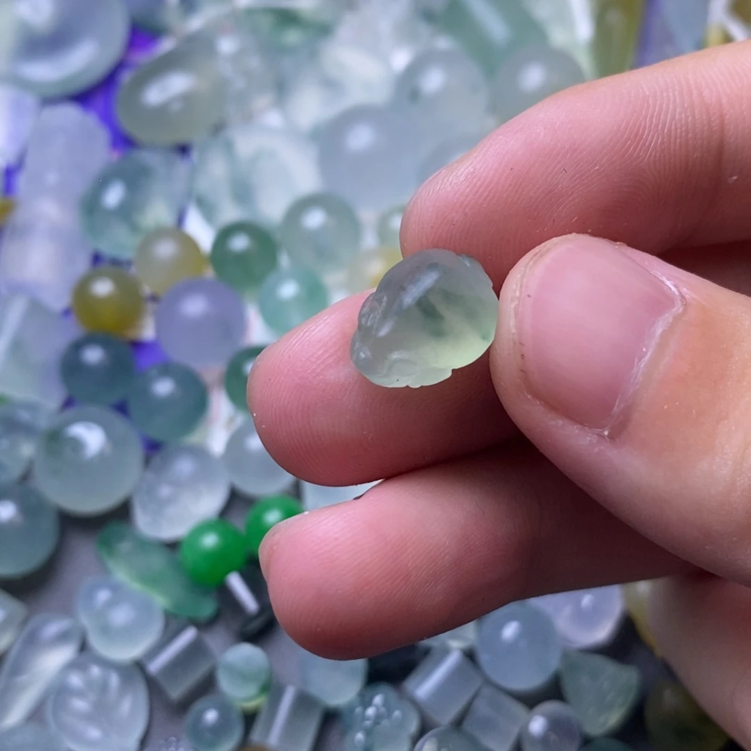 定制翡翠未镶嵌挂件