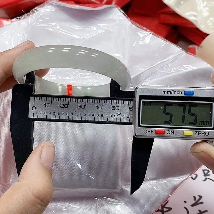 翡翠手镯未镶嵌182
