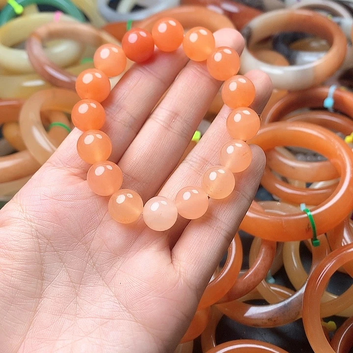 未镶嵌石英质玉（黄龙玉）手镯