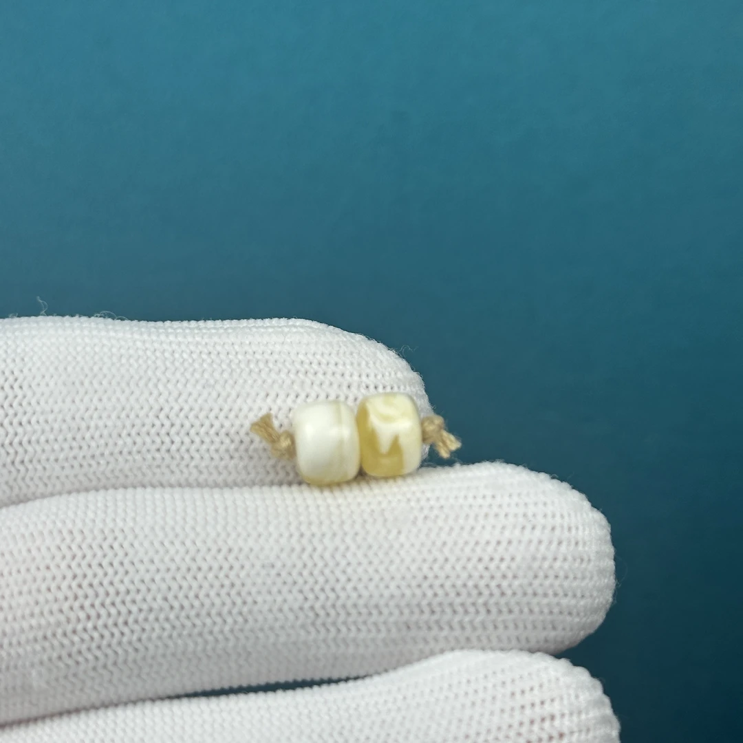 F4065天然原矿蜜蜡 对珠7.6mm 支持鉴定 假一罚十