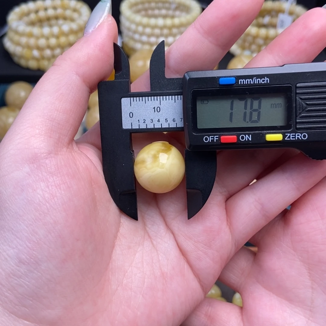 蜜蜡未镶嵌珠宝奇石