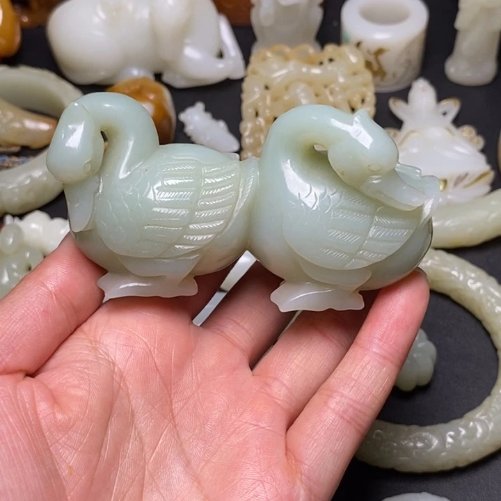 未镶嵌和田玉摆件