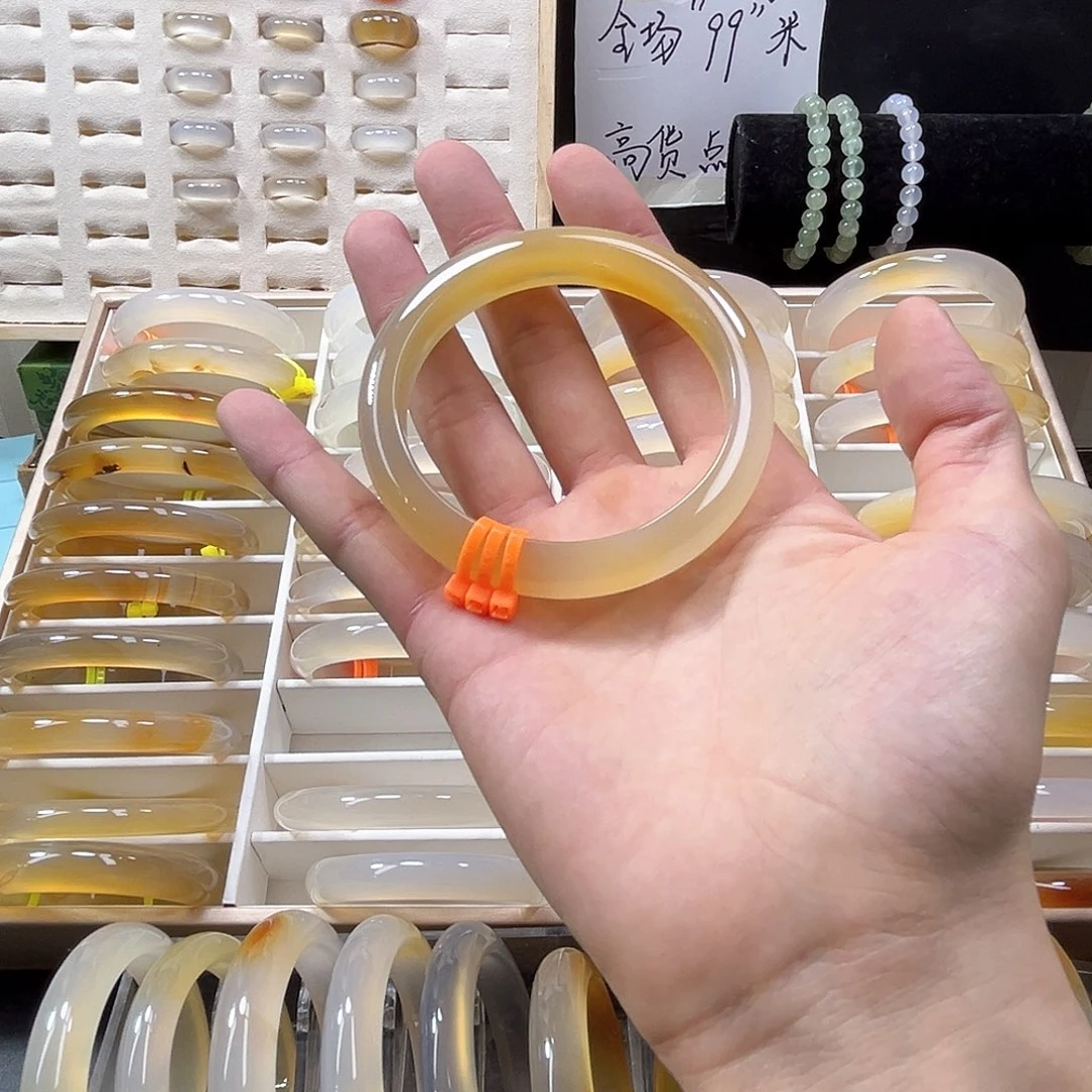 玛瑙/玉髓手镯未镶嵌小****