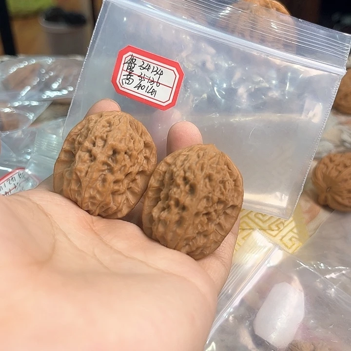 文玩核桃把件非嫁接马老四